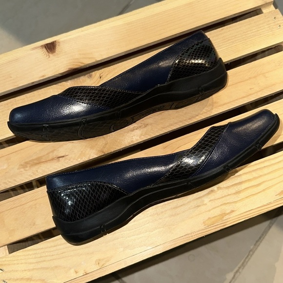 Life Stride soft system Navy flats Sz. 7.5W - Picture 6 of 11